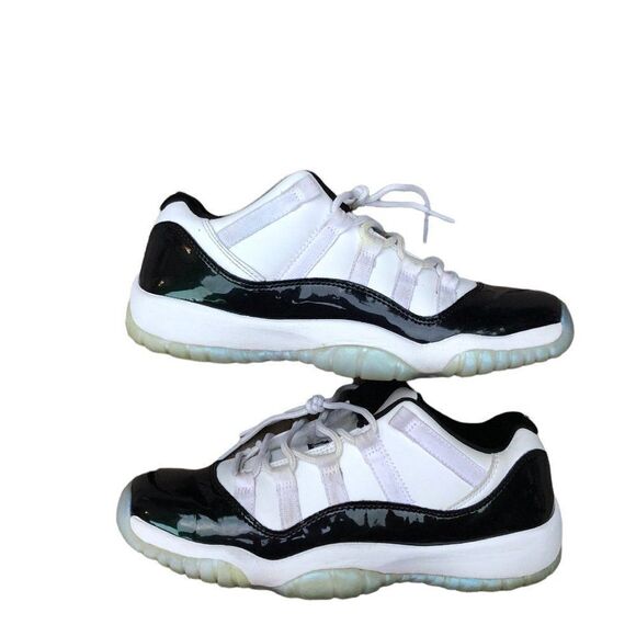 Rare 2017 air jordan 11 retro low iridescent 'Emerald' size 7 WITH BOX - Picture 4 of 16